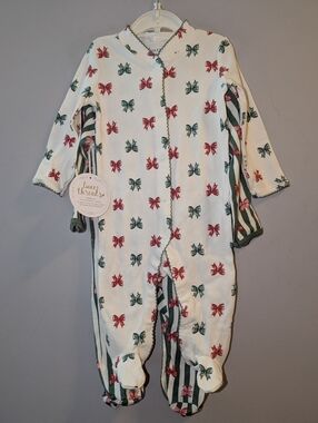 🆕 Luxe Threads Holiday Christmas Bow Print Footed One-Piece Set Bundle 6-9 Baby